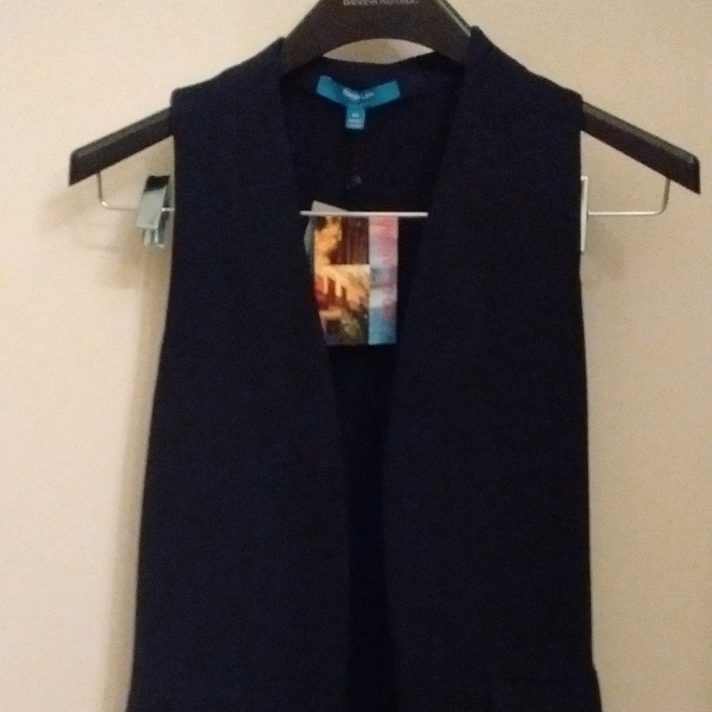 Black Sleeveless Vest